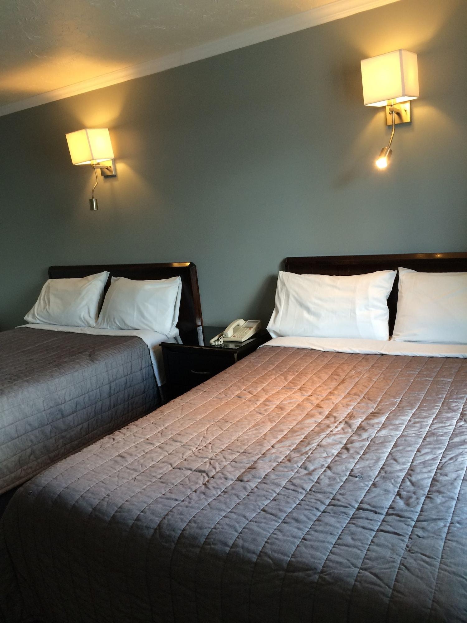 Olux Hotel-Motel-Suites Лавал Екстериор снимка
