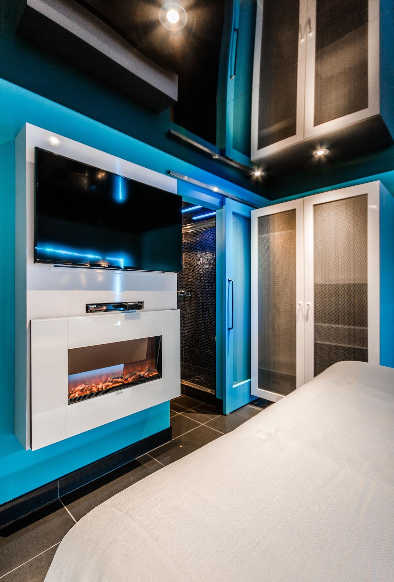 Olux Hotel-Motel-Suites Лавал Екстериор снимка
